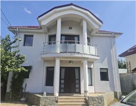 De vz. VILA  4 camere, caramida, cu etaj 3 balc., teren 488 mp, beci , ID 389
